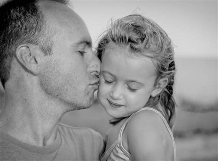 Should a father kiss a daughter on the lips?
