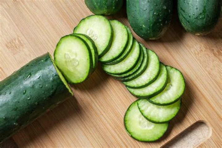 Should you peel cucumbers for water?
