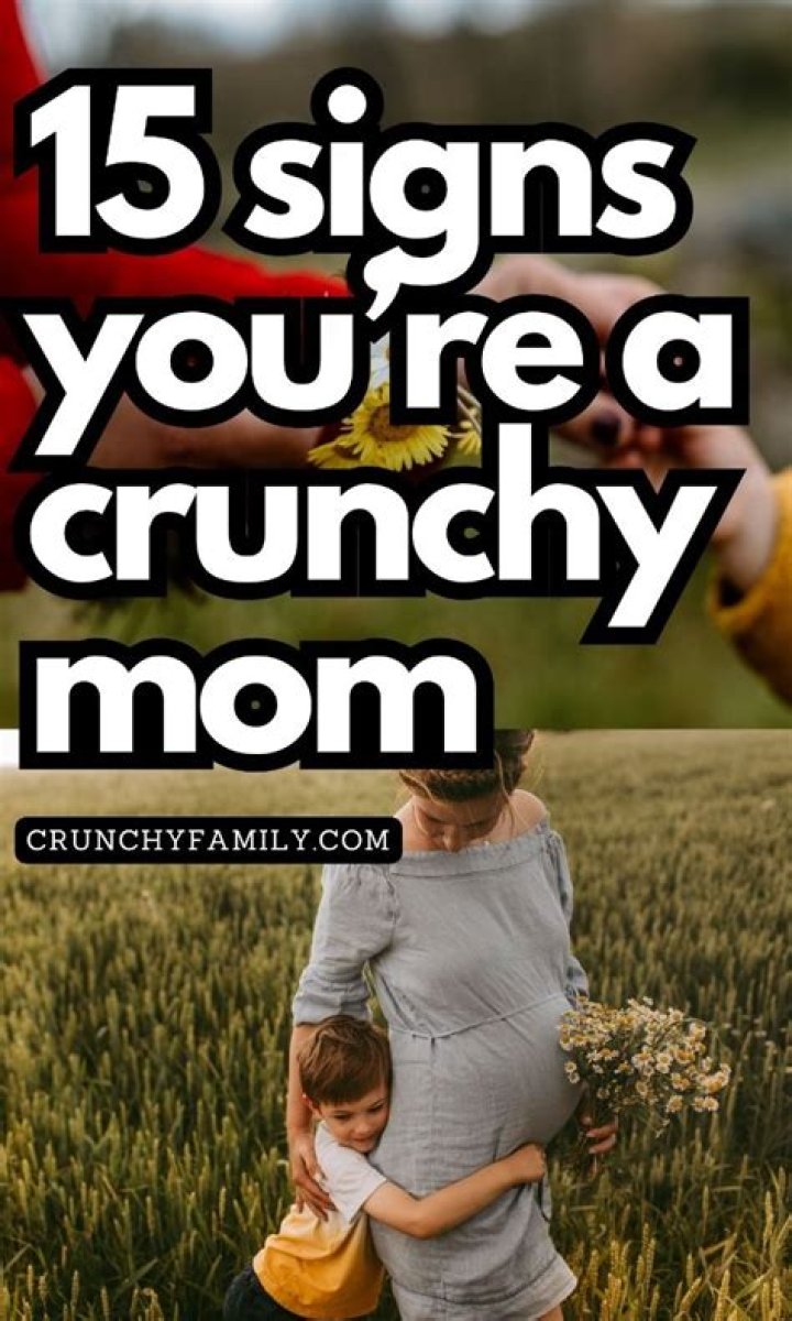 What are crunchy moms?