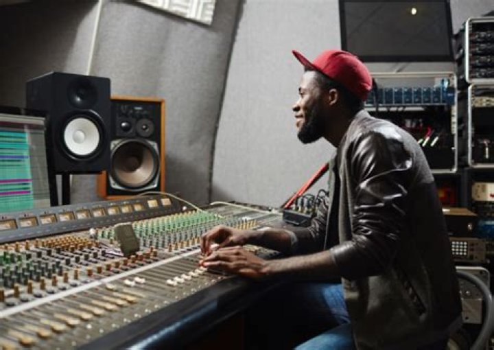 What beat maker do rappers use?