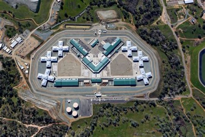 What city has the most prisons?