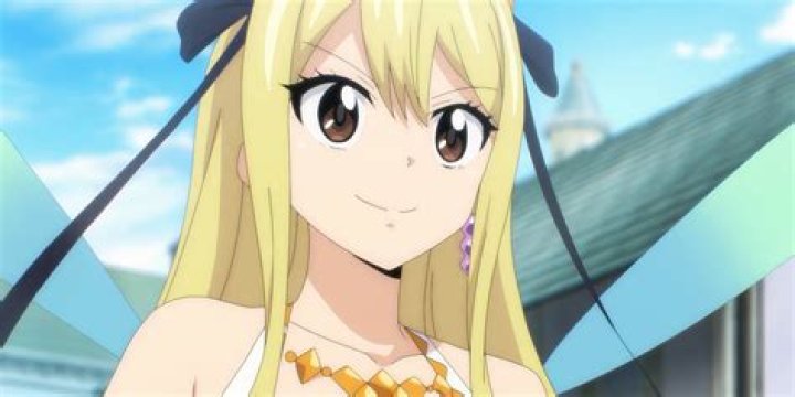 What color is Lucy Heartfilia eyes?