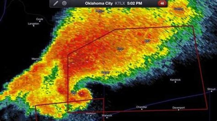 What do tornadoes look like on radar?