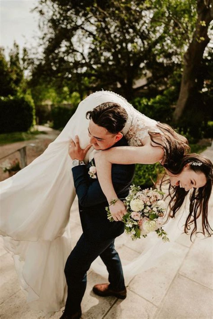 What is Bridal carry?