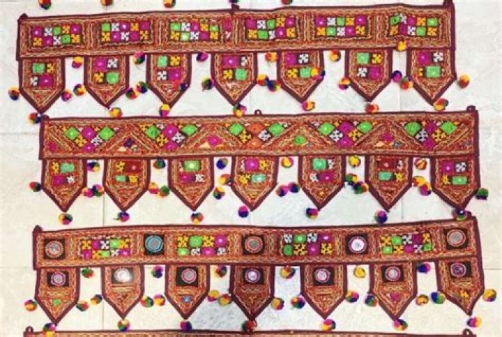 What is kutchi work?