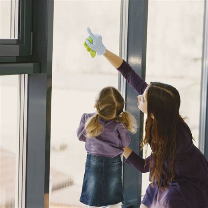What is the best way to clean glass windows?