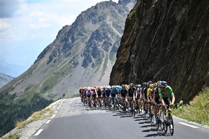 What is the peloton in Tour de France?