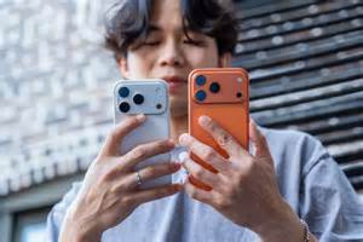 What is tiny orange dot on iPhone?