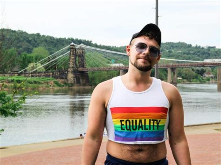 What Race Has thinnest hair?