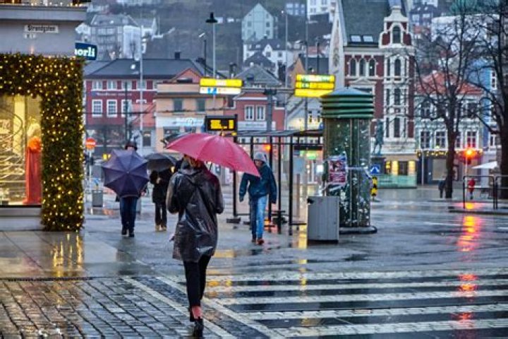 What season rains the most in Australia?