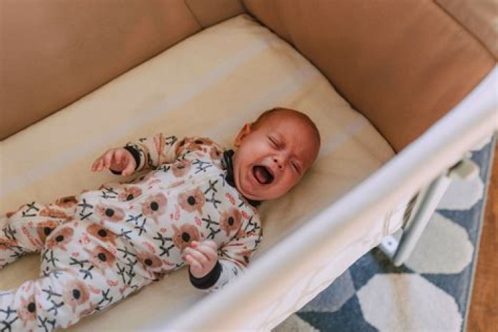 What should Mother eat when baby has colic?