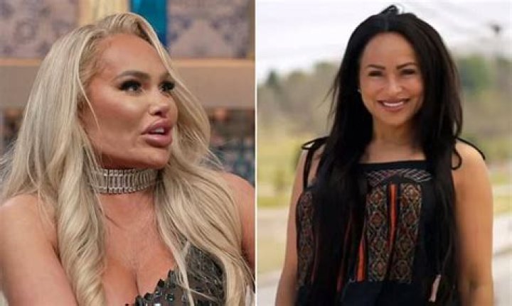 Where does Stacey and Darcey live now?