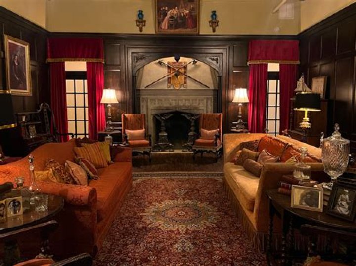 Where is Caroline's house in The Vampire Diaries?