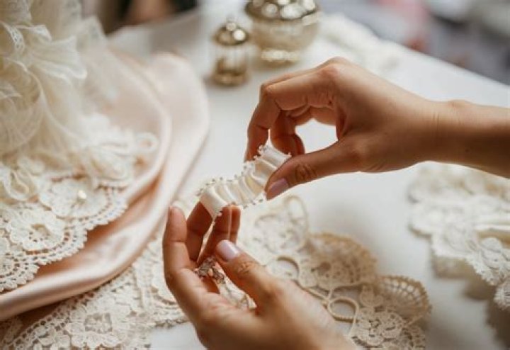 Who buys the garter?