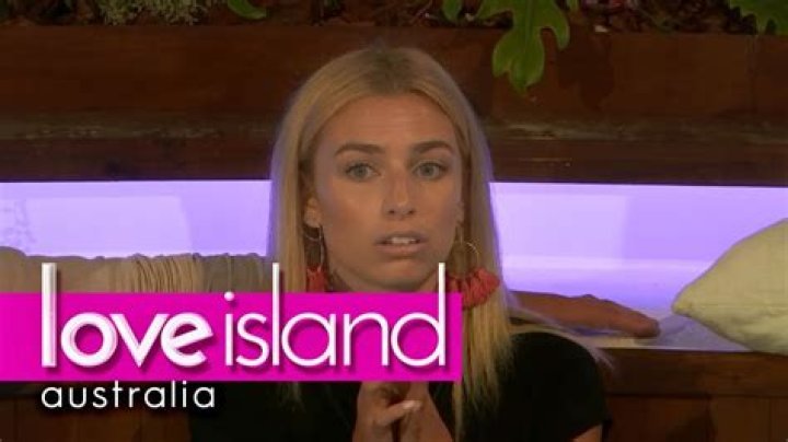 Who did Dom Love Island date Australia?