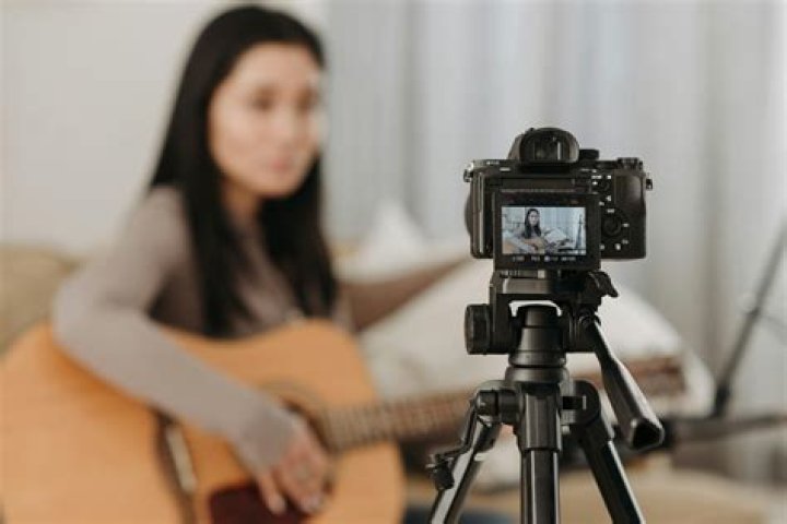 Who is No 1 vlogger in Asia?