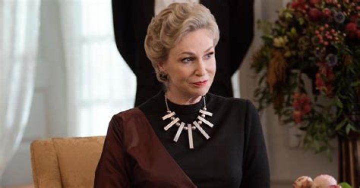 Who is Sophie Lennon based on?