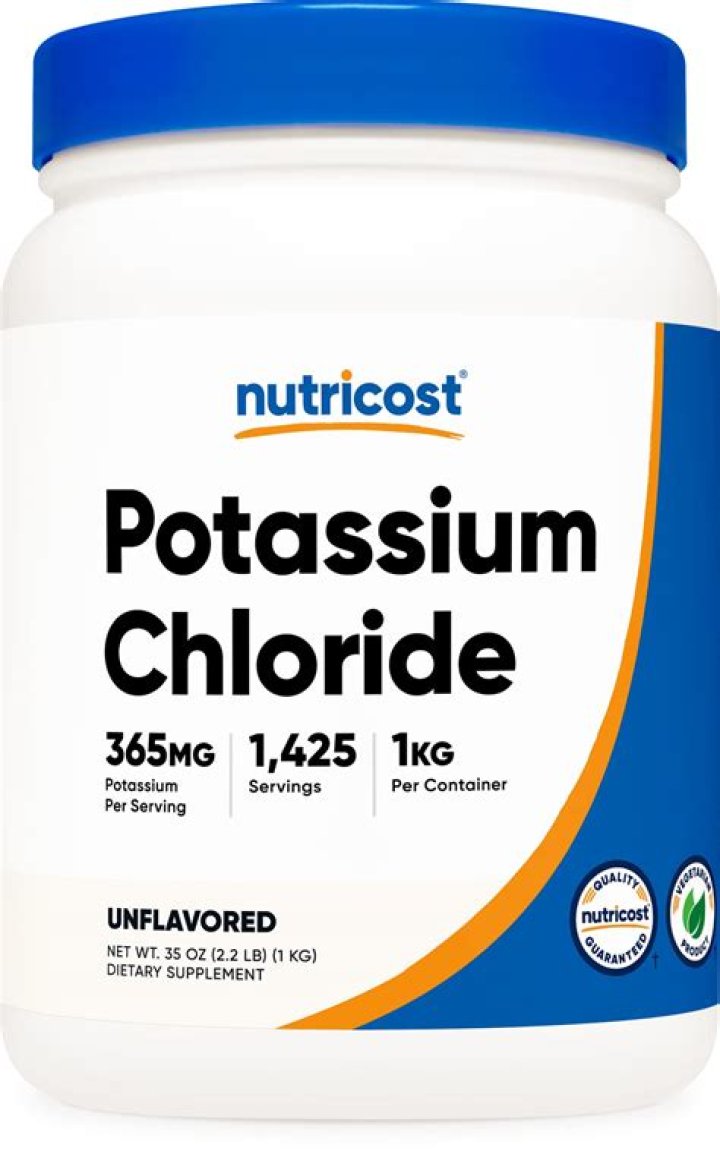 Why is potassium chloride not used as a salt bridge?